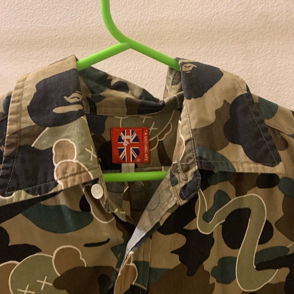 Bape x kaws button up 08 release - Picture 2 of 4